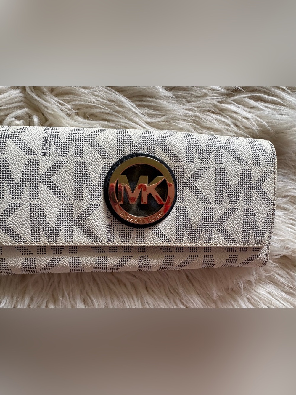 Michael Kors Vanilla Signature MK Logo Fulton Flap Continental Wallet Clutch EUC - Picture 8 of 16